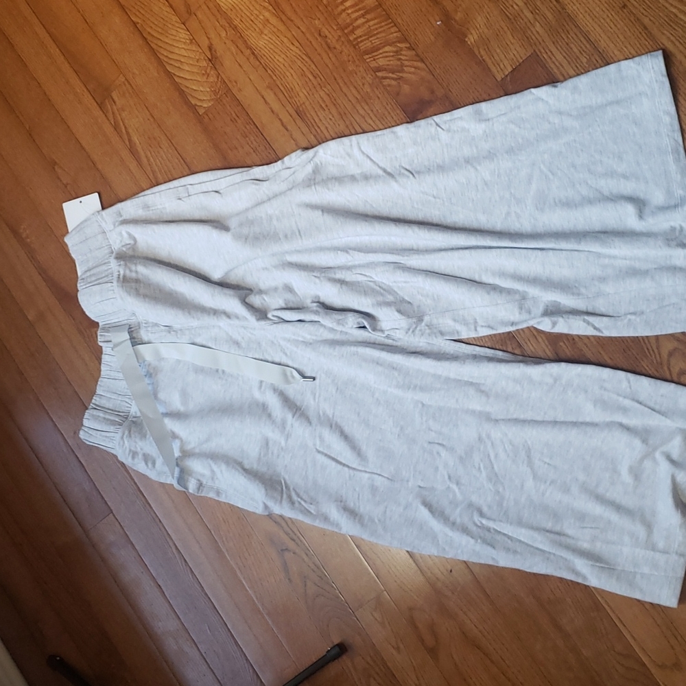Lululemon Seek Stillness MR Crop Pants